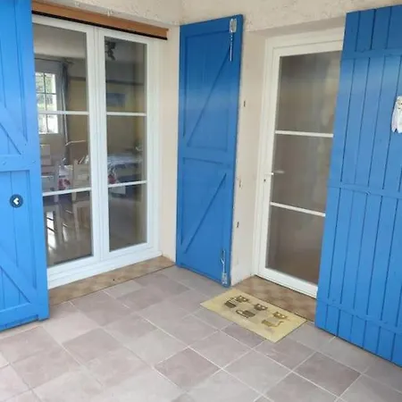 Studio 35 Metres Carre Avec Terrasse Ombragee *